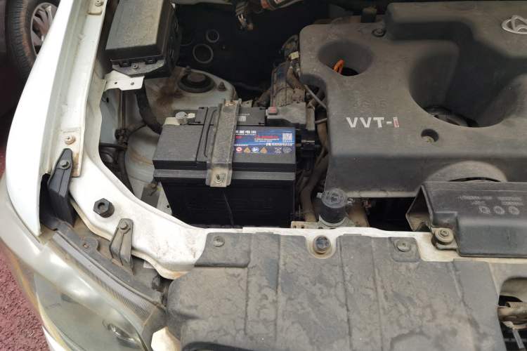 Used CHANGAN KAICHENG Ounuo S 2014 1.5L Base Version Engine Bay Right