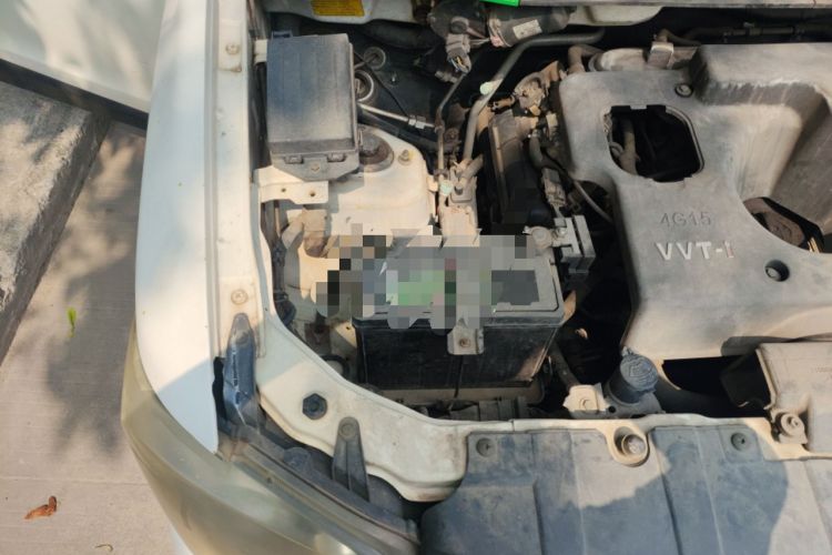 Used CHANGAN KAICHENG Ounuo S 2014 1.5L Luxury Model Engine Bay Right