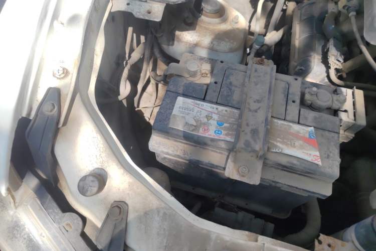 Used CHANGAN KAICHENG Ounuo S 2014 1.5L Base Version Engine Bay Right
