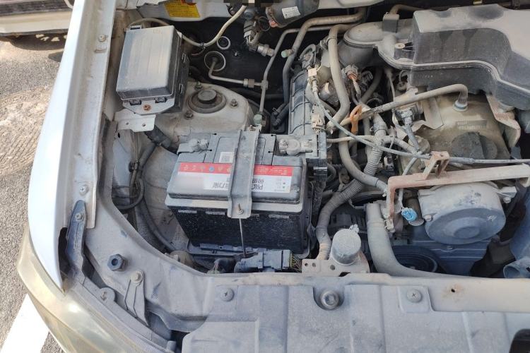 Used CHANGAN KAICHENG Ounuo S 2014 1.5L Base Version Engine Bay Right