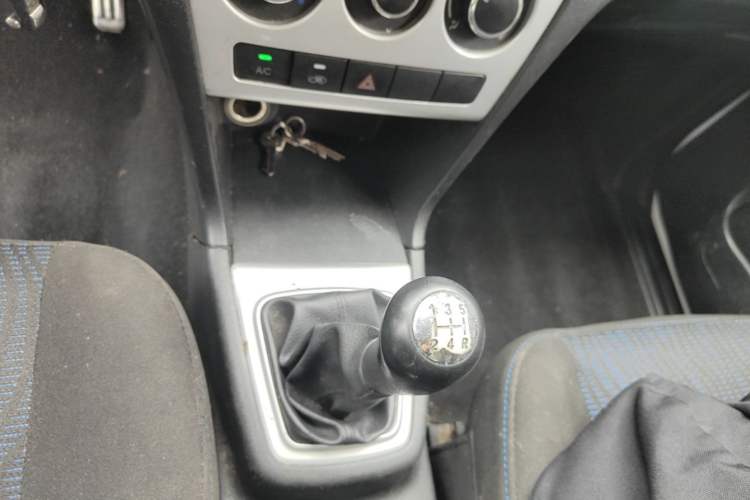 Used CHANGAN KAICHENG Ounuo S 2014 1.3L Happiness Model Gear Lever
