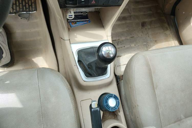 Used CHANGAN KAICHENG Ounuo S 2014 1.5L Elite Model Gear Lever