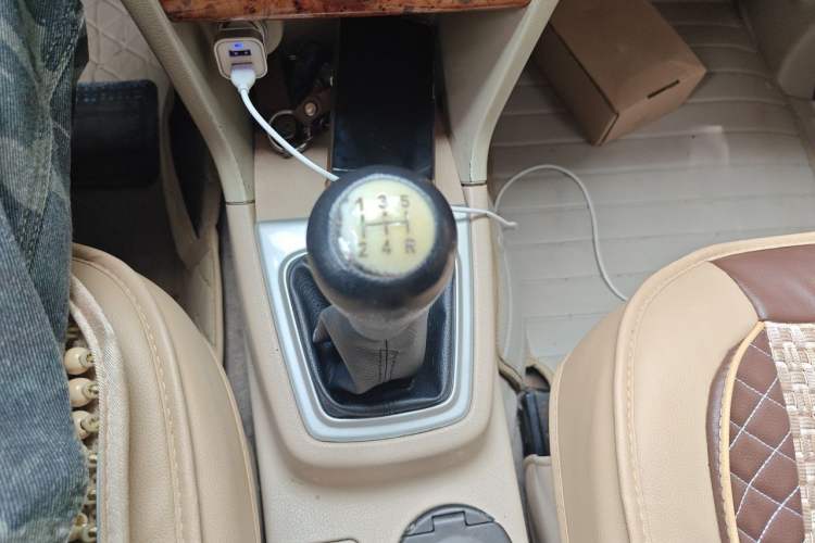 Used CHANGAN KAICHENG Ounuo S 2014 1.3L Happiness Model Gear Lever