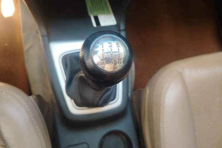 Used CHANGAN KAICHENG Ounuo S 2014 1.5L Base Version Gear Lever