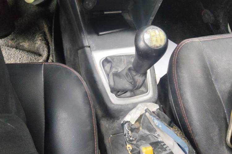 Used CHANGAN KAICHENG Ounuo S 2014 1.5L Base Version Gear Lever