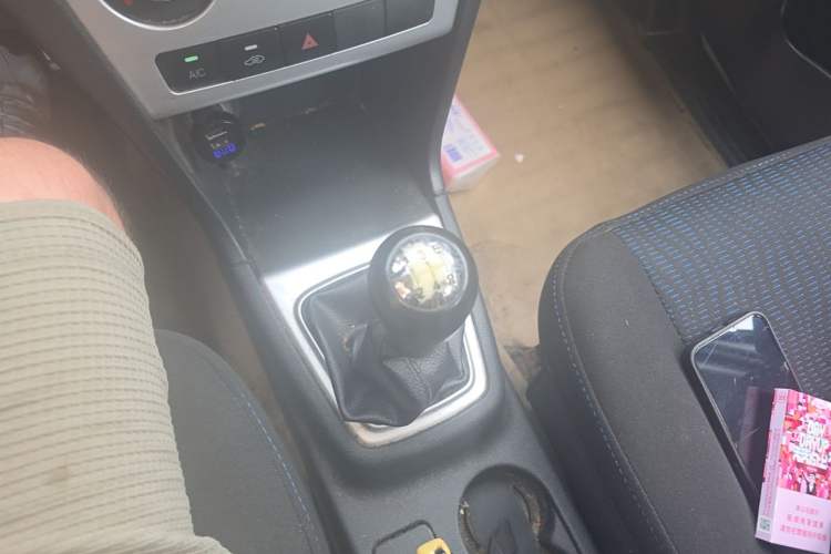 Used CHANGAN KAICHENG Ounuo S 2014 1.5L Base Version Gear Lever