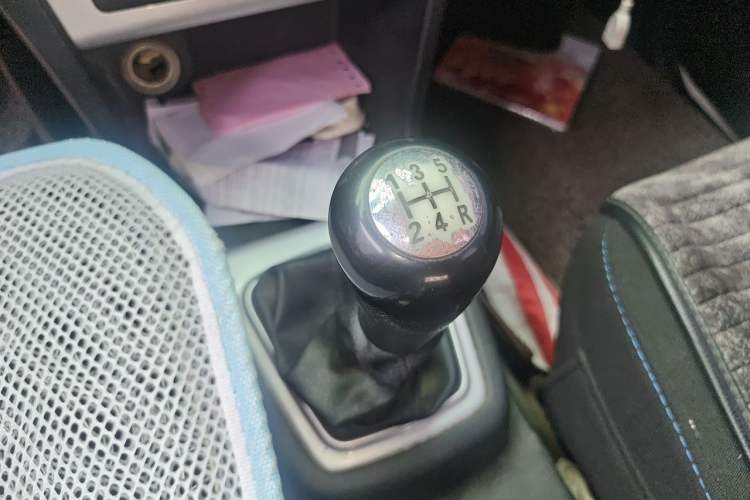Used CHANGAN KAICHENG Ounuo S 2014 1.5L Base Version Gear Lever