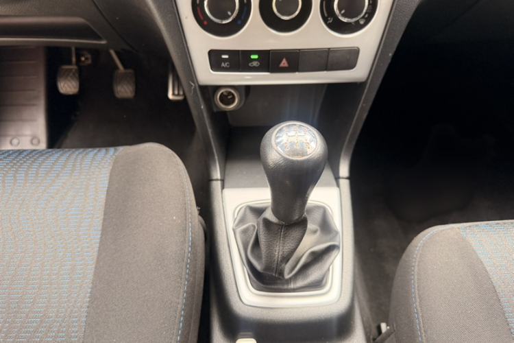 Used CHANGAN KAICHENG Ounuo S 2014 1.5L Base Version Interior 7