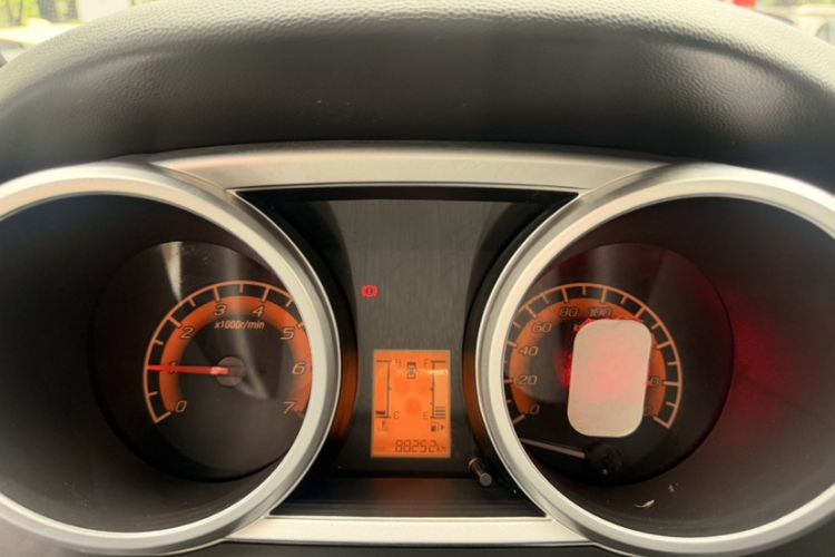 Used CHANGAN KAICHENG Ounuo S 2014 1.5L Base Version Odometer Close Up