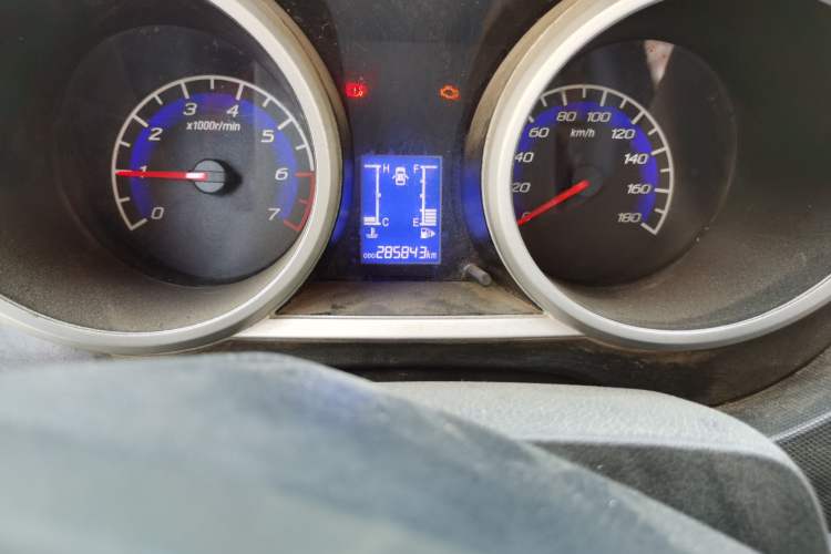 Used CHANGAN KAICHENG Ounuo S 2014 1.5L Elite Model Odometer Close Up