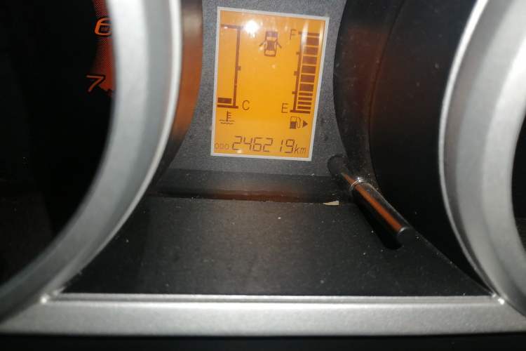 Used CHANGAN KAICHENG Ounuo S 2014 1.5L Base Version Odometer Close Up