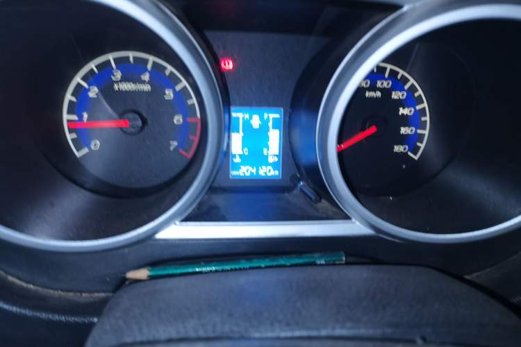 Used CHANGAN KAICHENG Ounuo S 2014 1.5L Base Version Odometer Close Up