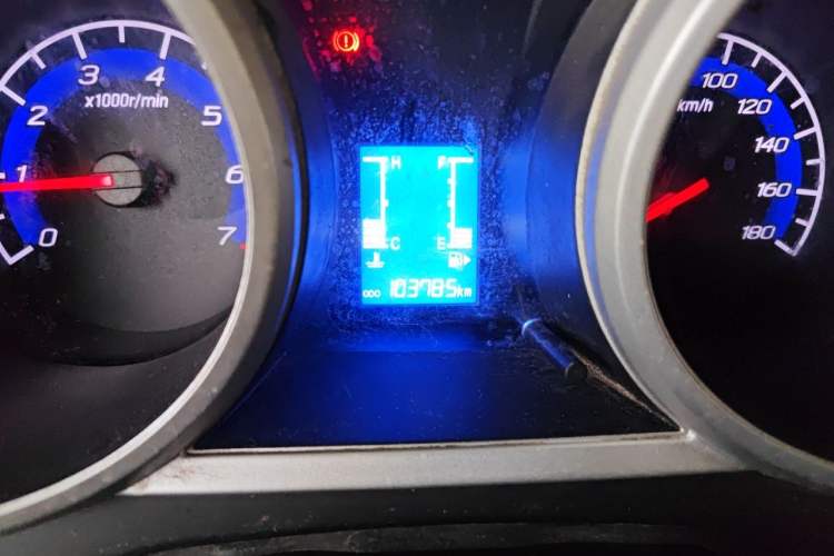 Used CHANGAN KAICHENG Ounuo S 2014 1.5L Base Version Odometer Close Up