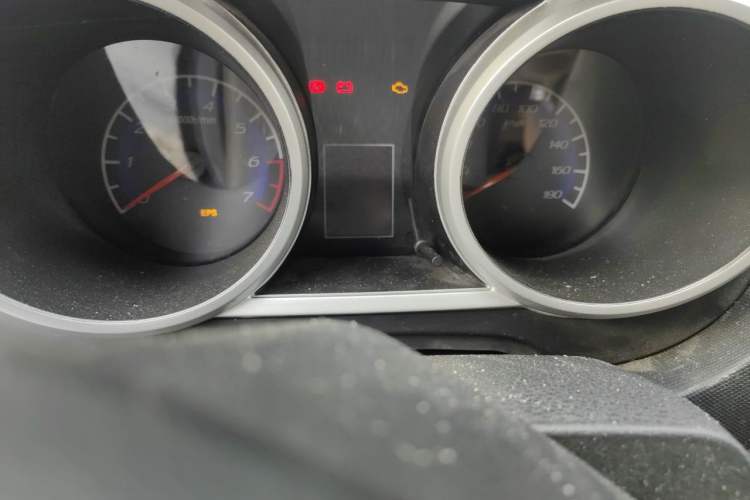 Used CHANGAN KAICHENG Ounuo S 2014 1.5L Elite Model Odometer Close Up