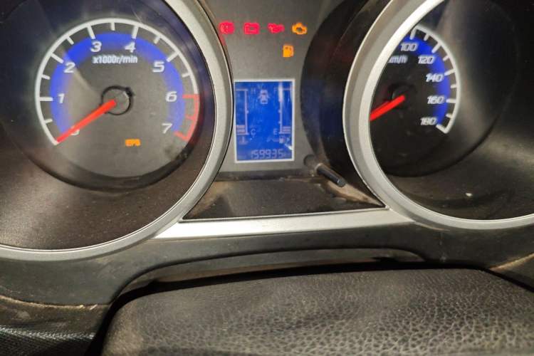 Used CHANGAN KAICHENG Ounuo S 2014 1.3L Happiness Model Odometer Close Up