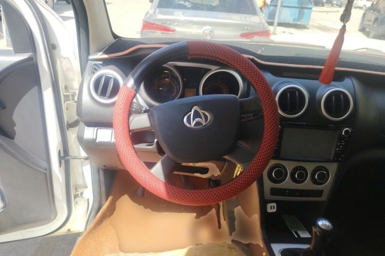 Used CHANGAN KAICHENG Ounuo S 2014 1.5L Base Version Steering Wheel