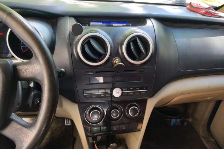 Used CHANGAN KAICHENG Ounuo S 2014 1.5L Luxury Model Audio And AC Panel