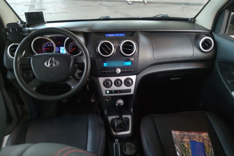 Used CHANGAN KAICHENG Ounuo S 2014 1.5L Base Version Center Console