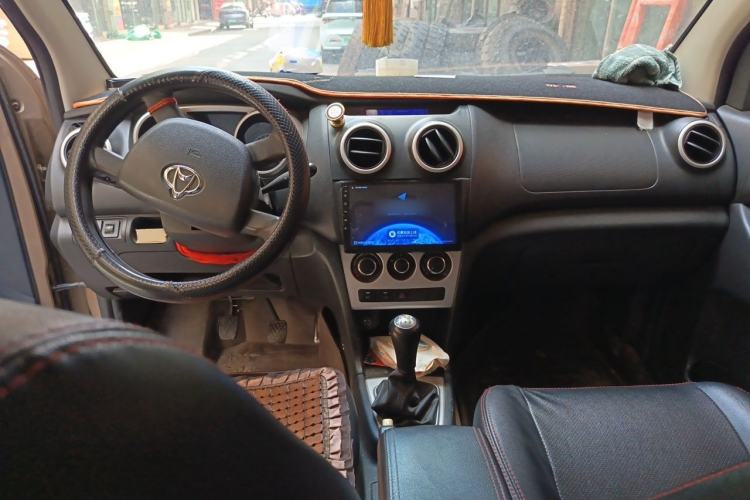 Used CHANGAN KAICHENG Ounuo S 2014 1.5L Base Version Center Console