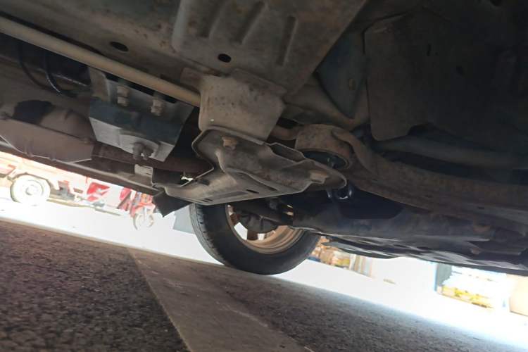 Used CHANGAN KAICHENG Ounuo S 2014 1.5L Base Version Chassis Front Right