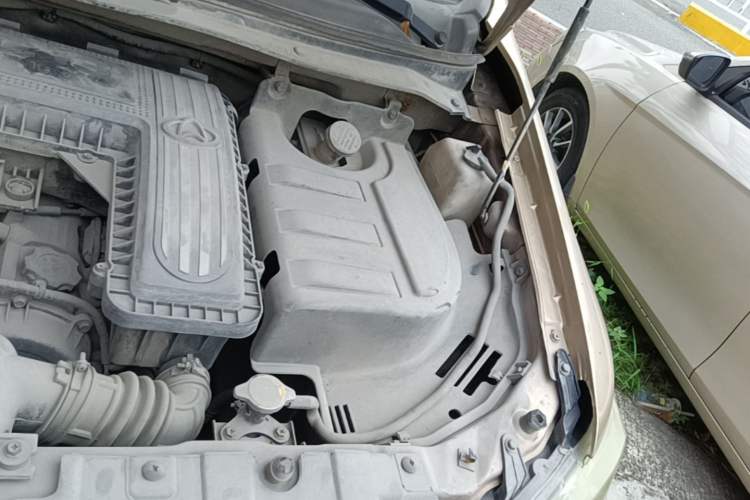 Used CHANGAN KAICHENG Ounuo S 2014 1.3L Base Version Engine Bay Left