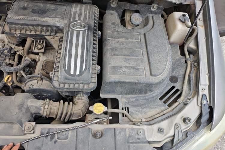 Used CHANGAN KAICHENG Ounuo S 2014 1.3L Base Version Engine Bay Left