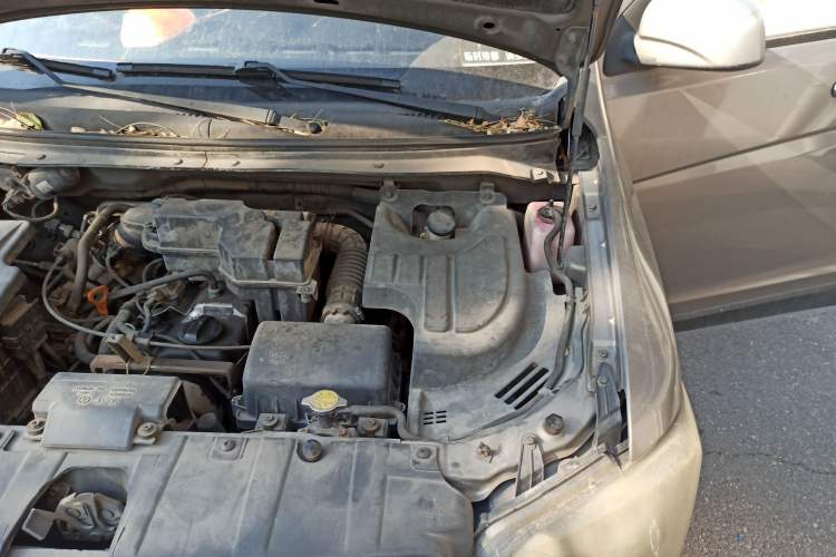 Used CHANGAN KAICHENG Ounuo S 2014 1.5L Elite Model Engine Bay Left