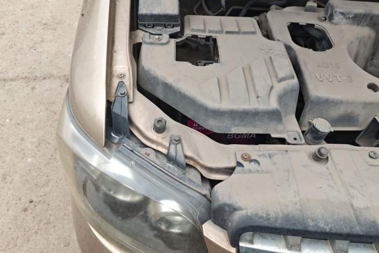 Used CHANGAN KAICHENG Ounuo S 2014 1.5L Base Version Engine Bay Right