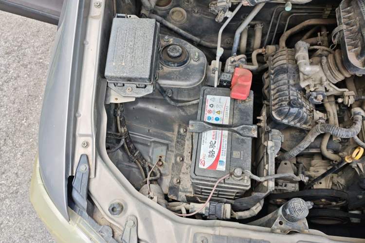 Used CHANGAN KAICHENG Ounuo S 2014 1.3L Base Version Engine Bay Right