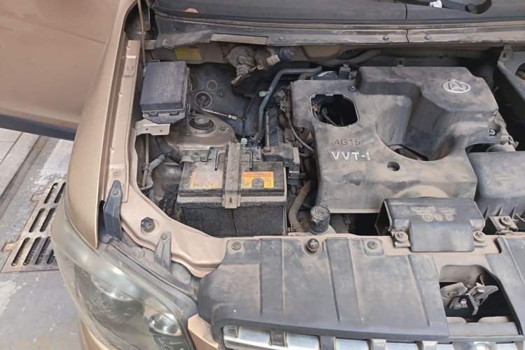 Used CHANGAN KAICHENG Ounuo S 2014 1.5L Base Version Engine Bay Right