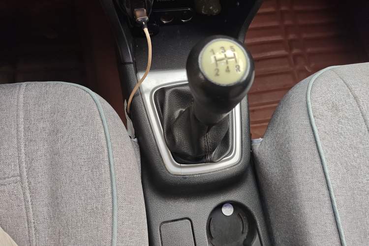 Used CHANGAN KAICHENG Ounuo S 2014 1.5L Base Version Gear Lever
