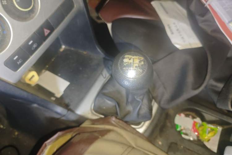 Used CHANGAN KAICHENG Ounuo S 2014 1.5L Luxury Model Gear Lever