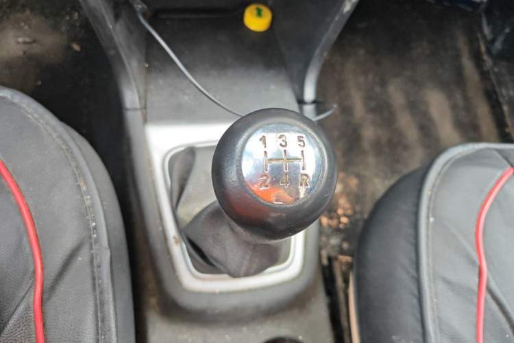 Used CHANGAN KAICHENG Ounuo S 2014 1.5L Base Version Gear Lever