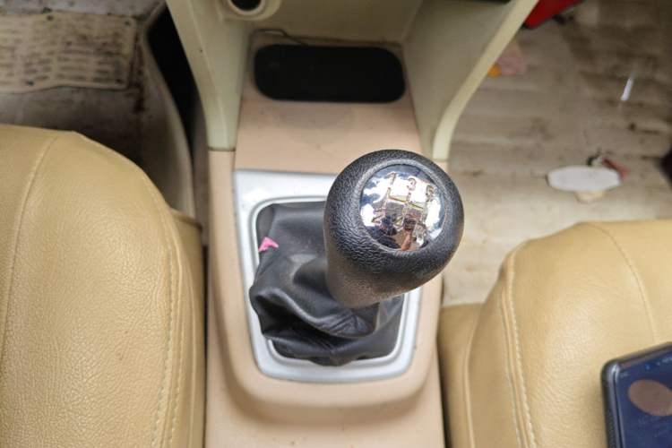 Used CHANGAN KAICHENG Ounuo S 2014 1.5L Elite Model Gear Lever