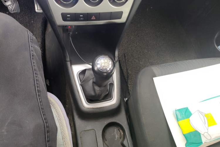 Used CHANGAN KAICHENG Ounuo S 2014 1.5L Base Version Gear Lever