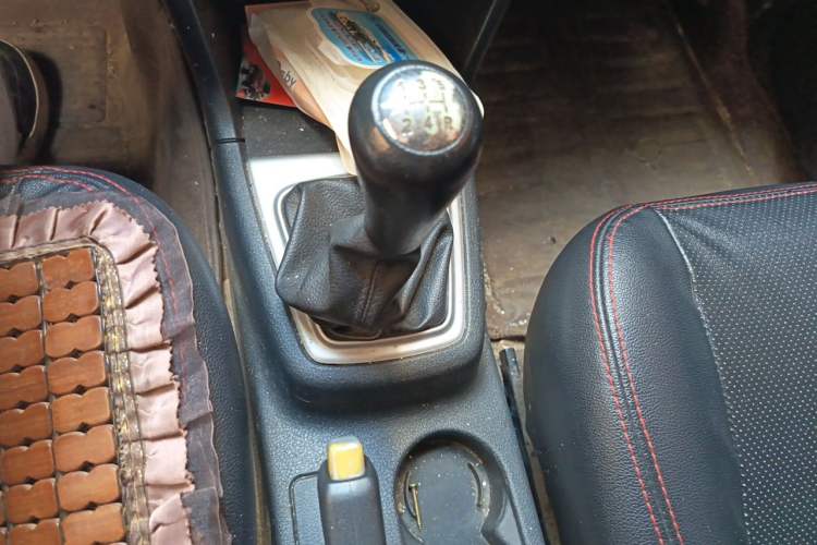 Used CHANGAN KAICHENG Ounuo S 2014 1.5L Base Version Gear Lever