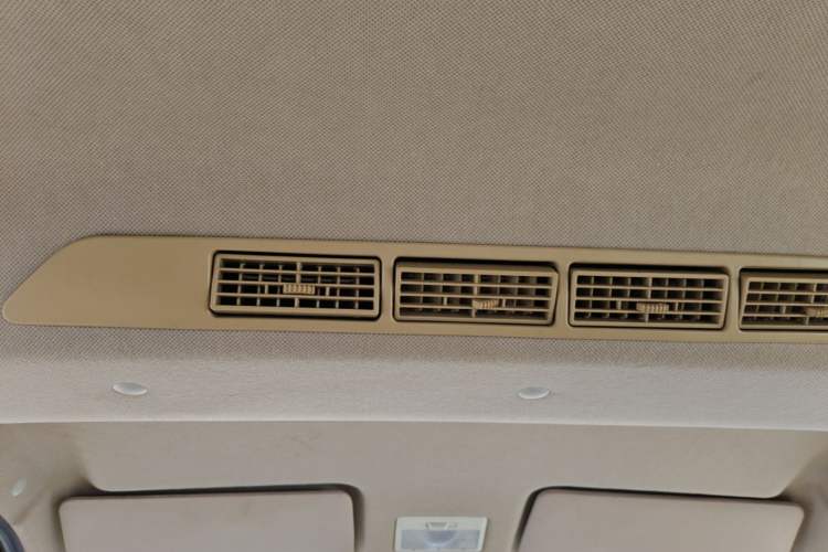 Used CHANGAN KAICHENG Ounuo S 2014 1.5L Elite Model Headliner