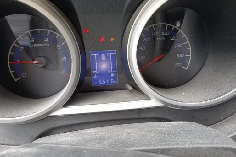Used CHANGAN KAICHENG Ounuo S 2014 1.3L Base Version Odometer Close Up