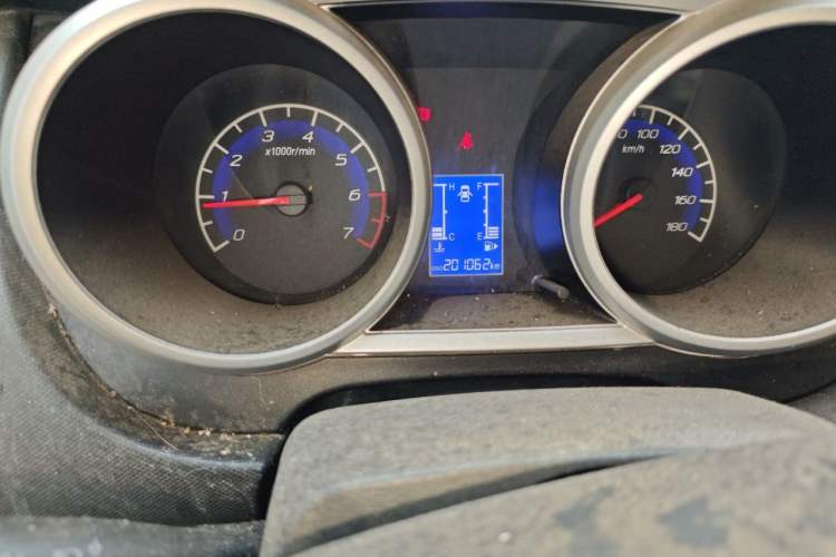 Used CHANGAN KAICHENG Ounuo S 2014 1.5L Base Version Odometer Close Up