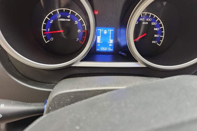 Used CHANGAN KAICHENG Ounuo S 2014 1.5L Base Version Odometer Close Up