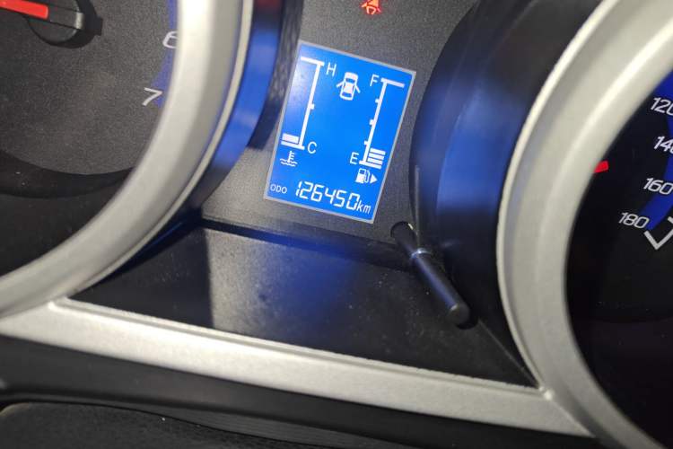 Used CHANGAN KAICHENG Ounuo S 2014 1.5L Elite Model Odometer Close Up