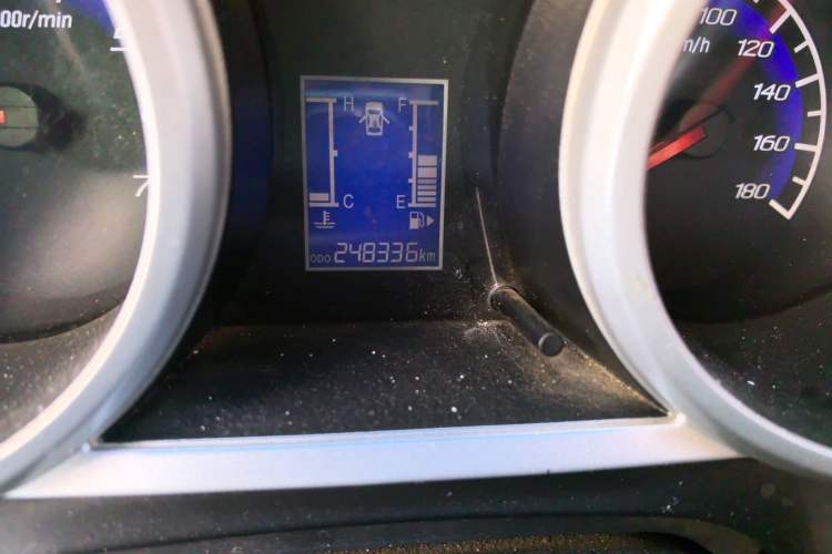Used CHANGAN KAICHENG Ounuo S 2014 1.5L Luxury Model Odometer Close Up