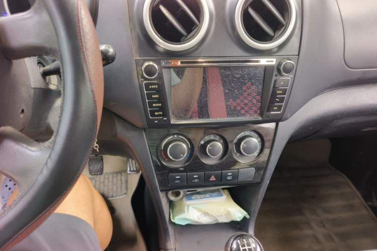 Used CHANGAN KAICHENG Ounuo S 2015 1.5L Jin Ouno Elite Model Audio And AC Panel