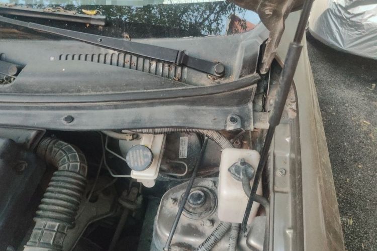 Used CHANGAN KAICHENG Ounuo S 2015 1.5L CNG Model Engine Bay Left