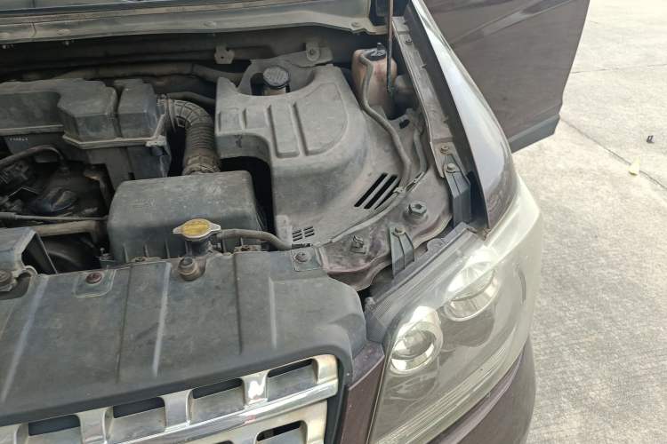 Used CHANGAN KAICHENG Ounuo S 2015 1.5L CNG Model Engine Bay Left