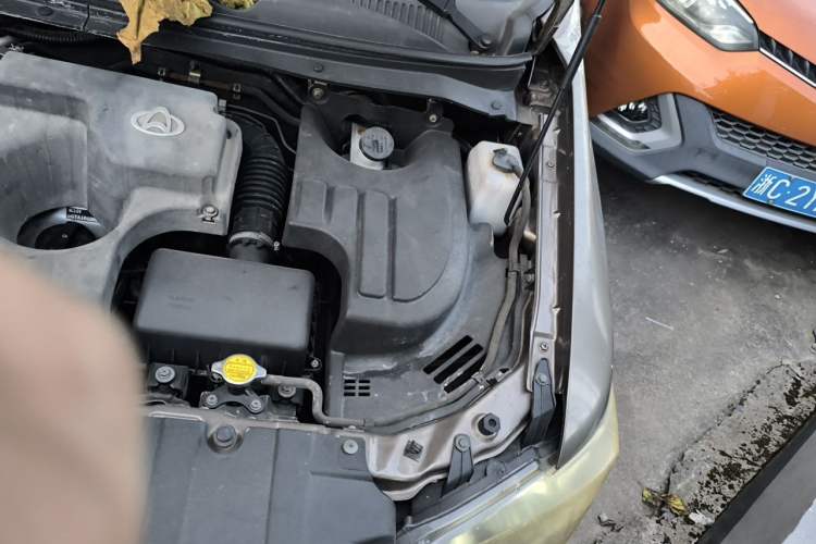 Used CHANGAN KAICHENG Ounuo S 2015 1.5L Jinouno Luxury Model Engine Bay Left
