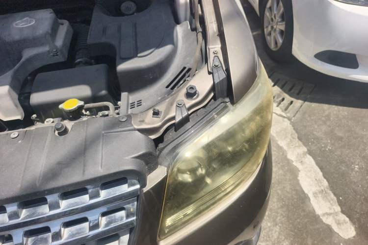 Used CHANGAN KAICHENG Ounuo S 2015 1.5L CNG Model Engine Bay Left