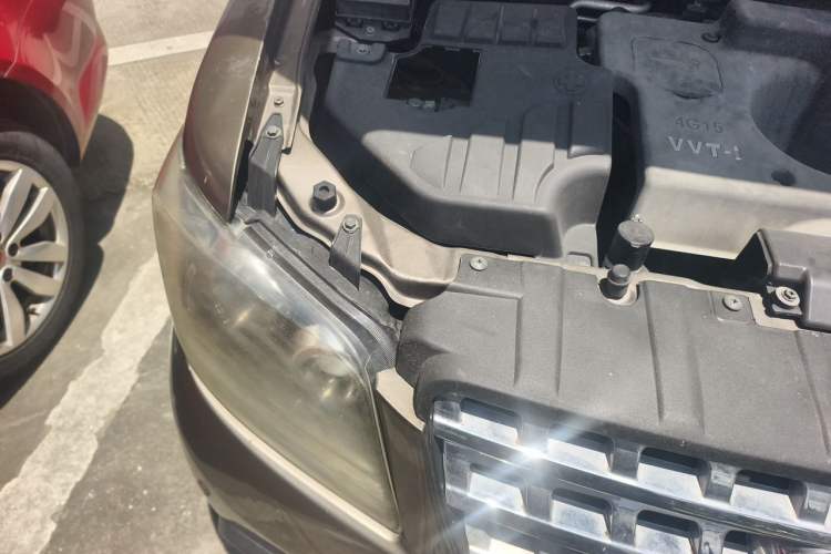 Used CHANGAN KAICHENG Ounuo S 2015 1.5L CNG Model Engine Bay Right