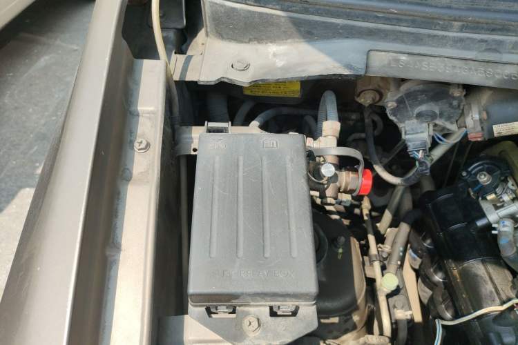 Used CHANGAN KAICHENG Ounuo S 2015 1.5L CNG Model Engine Bay Right