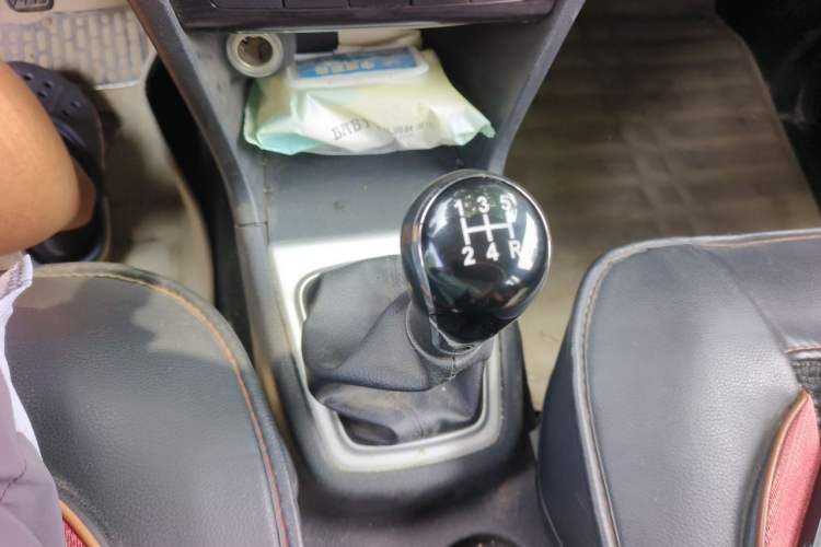 Used CHANGAN KAICHENG Ounuo S 2015 1.5L Jin Ouno Elite Model Gear Lever
